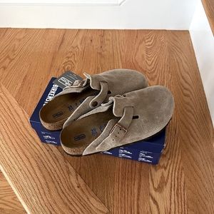 New in box birkenstock boston 39 narrow taupe